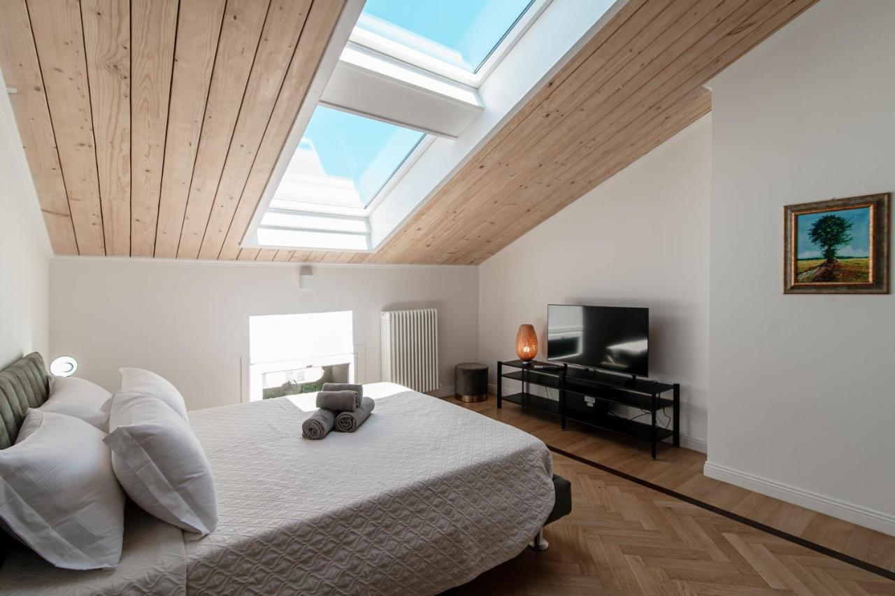 Attic 64 - The House Of Travelers Apartment Como Exterior photo