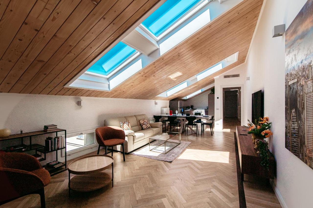 Attic 64 - The House Of Travelers Apartment Como Exterior photo