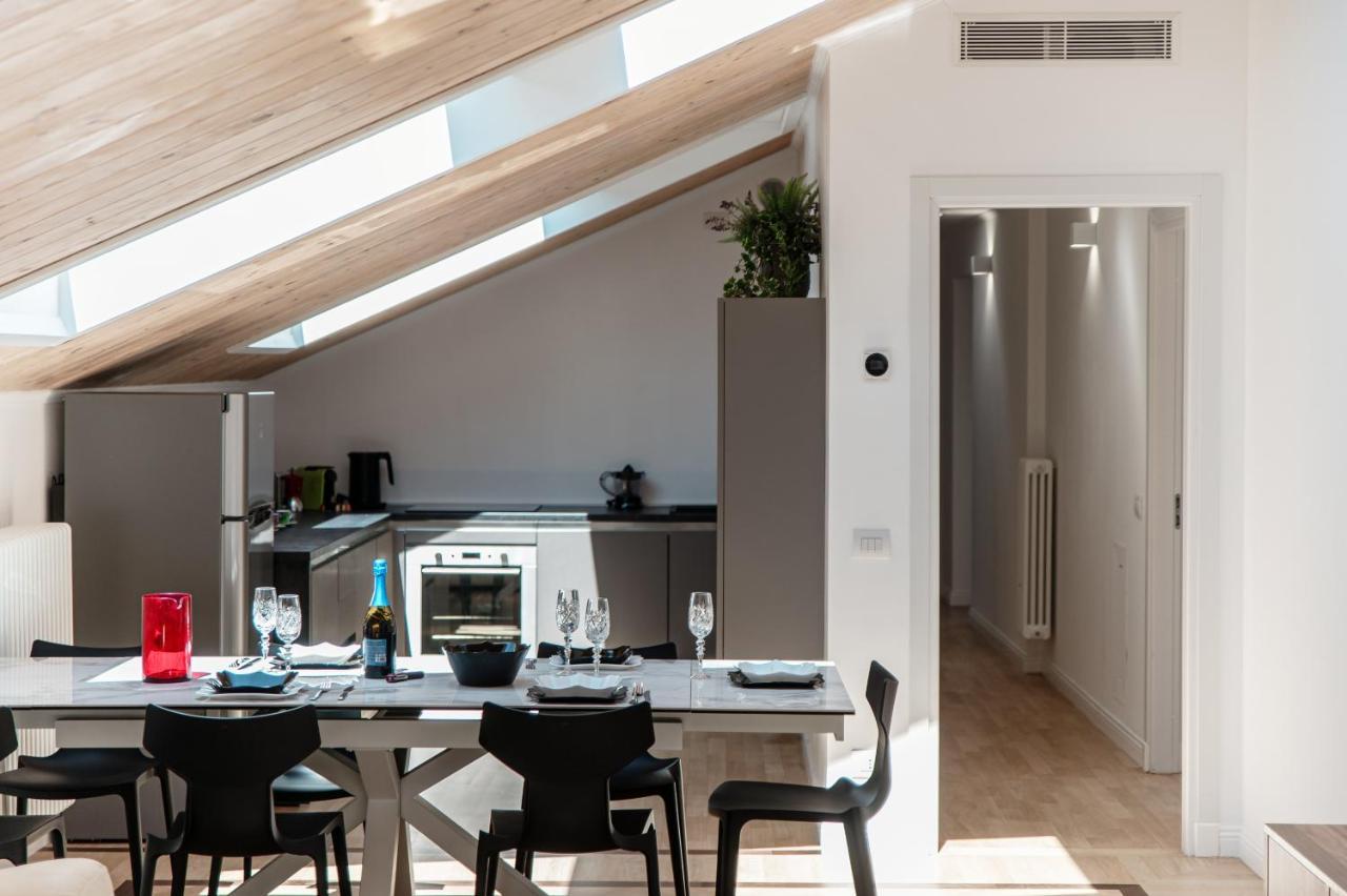 Attic 64 - The House Of Travelers Apartment Como Exterior photo